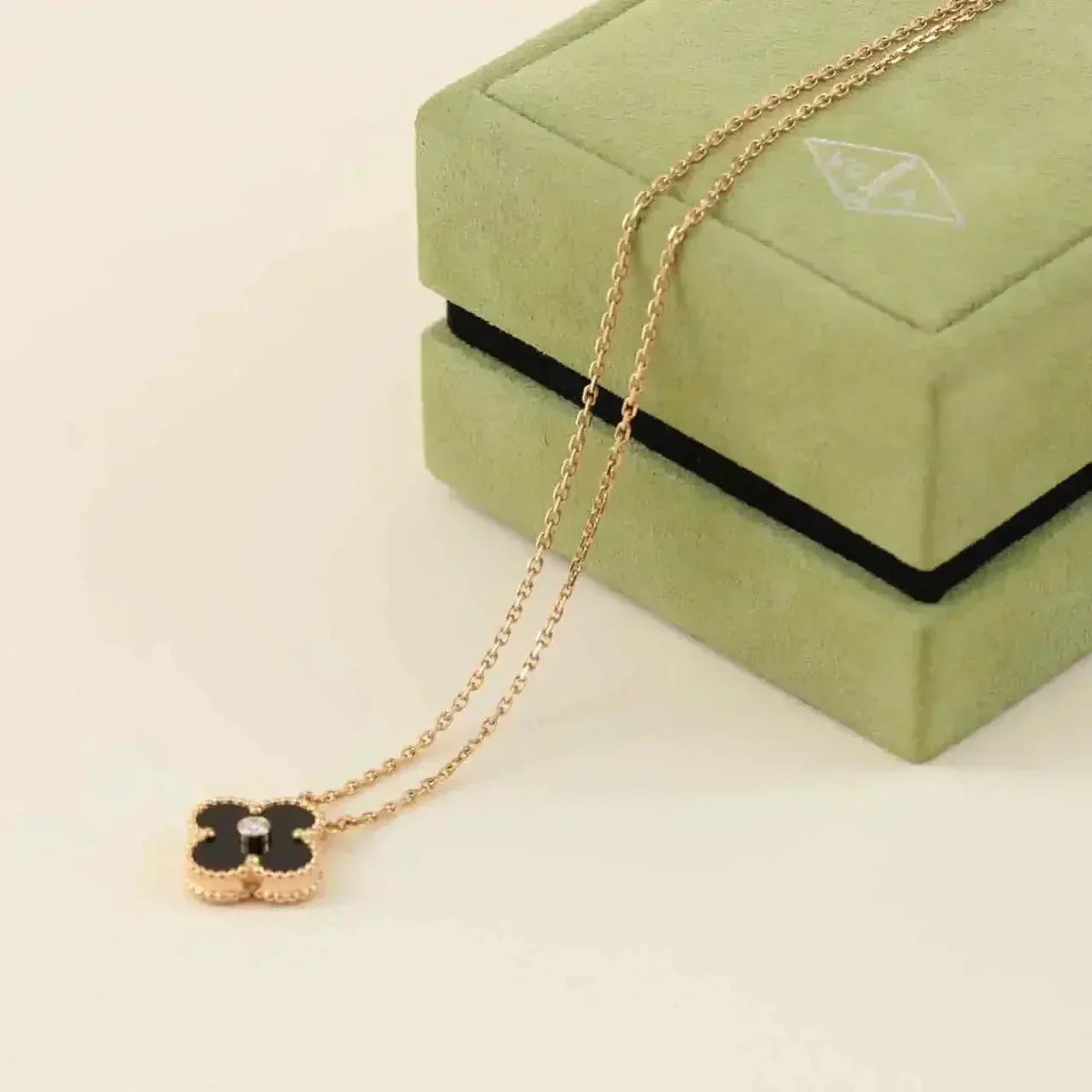 ⭐Miroze CLOVER 15MM DIAMOND ONYX NECKLACE