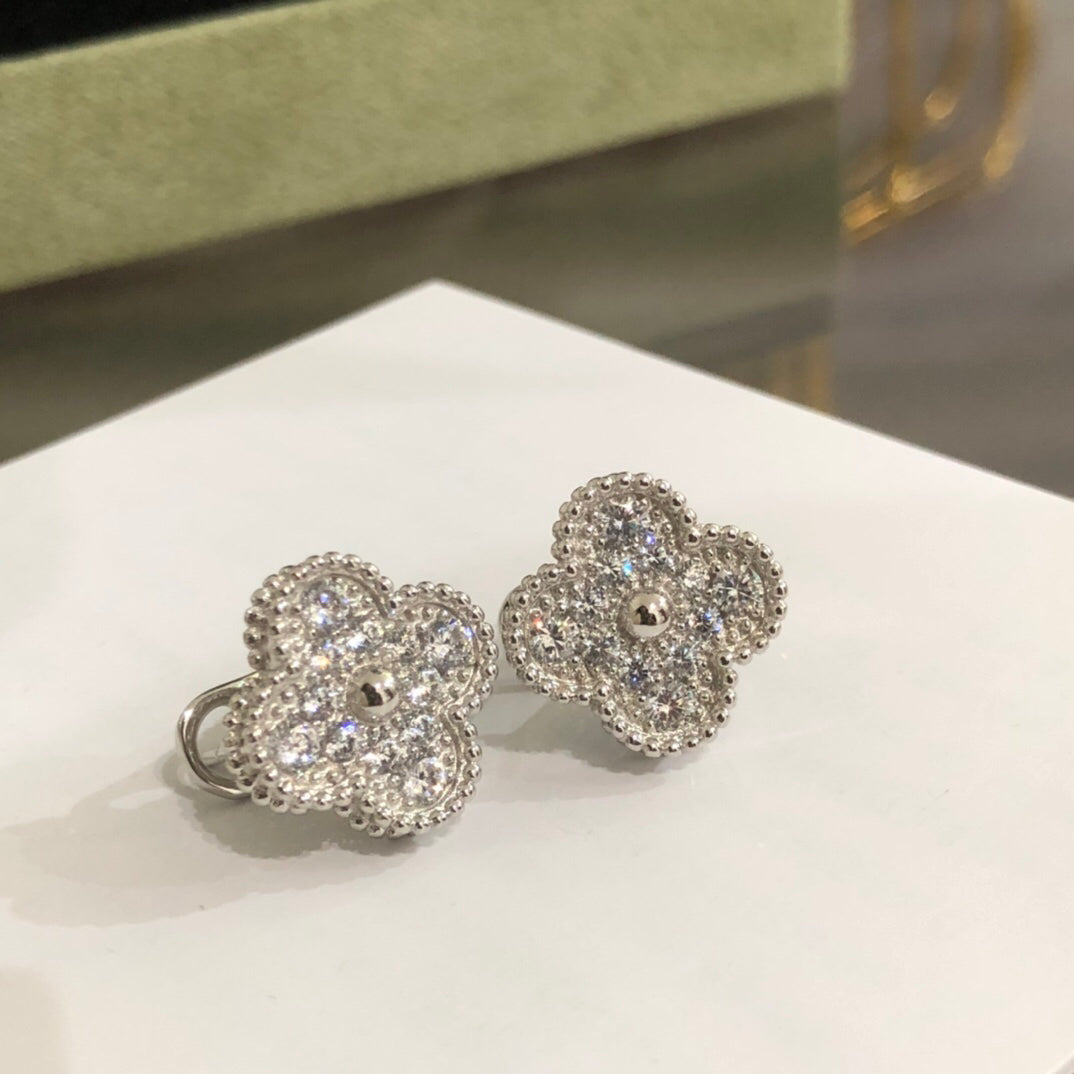 ⭐Miroze CLOVER 1 MOTIFS DIAMOND STUD EARRINGS SILVER