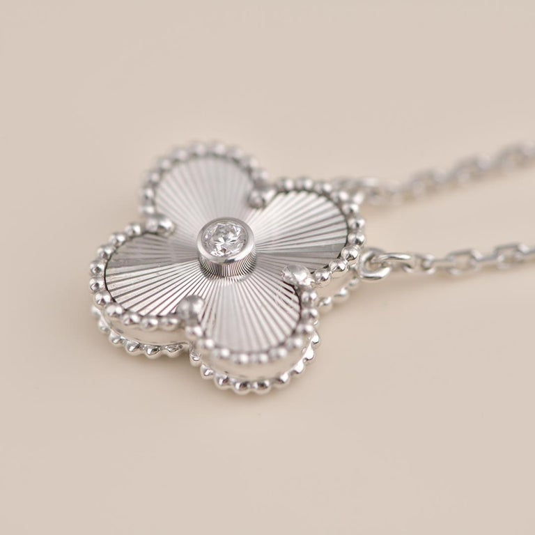 ⭐Miroze CLOVER  15MM DIAMOND LASER NECKLACE SILVER