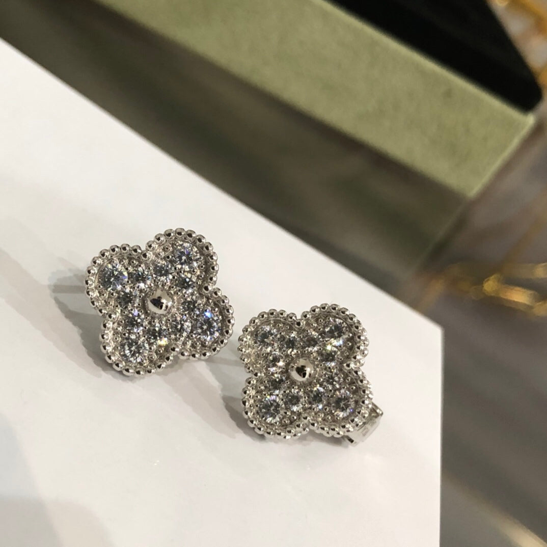 ⭐Miroze CLOVER 1 MOTIFS DIAMOND STUD EARRINGS SILVER