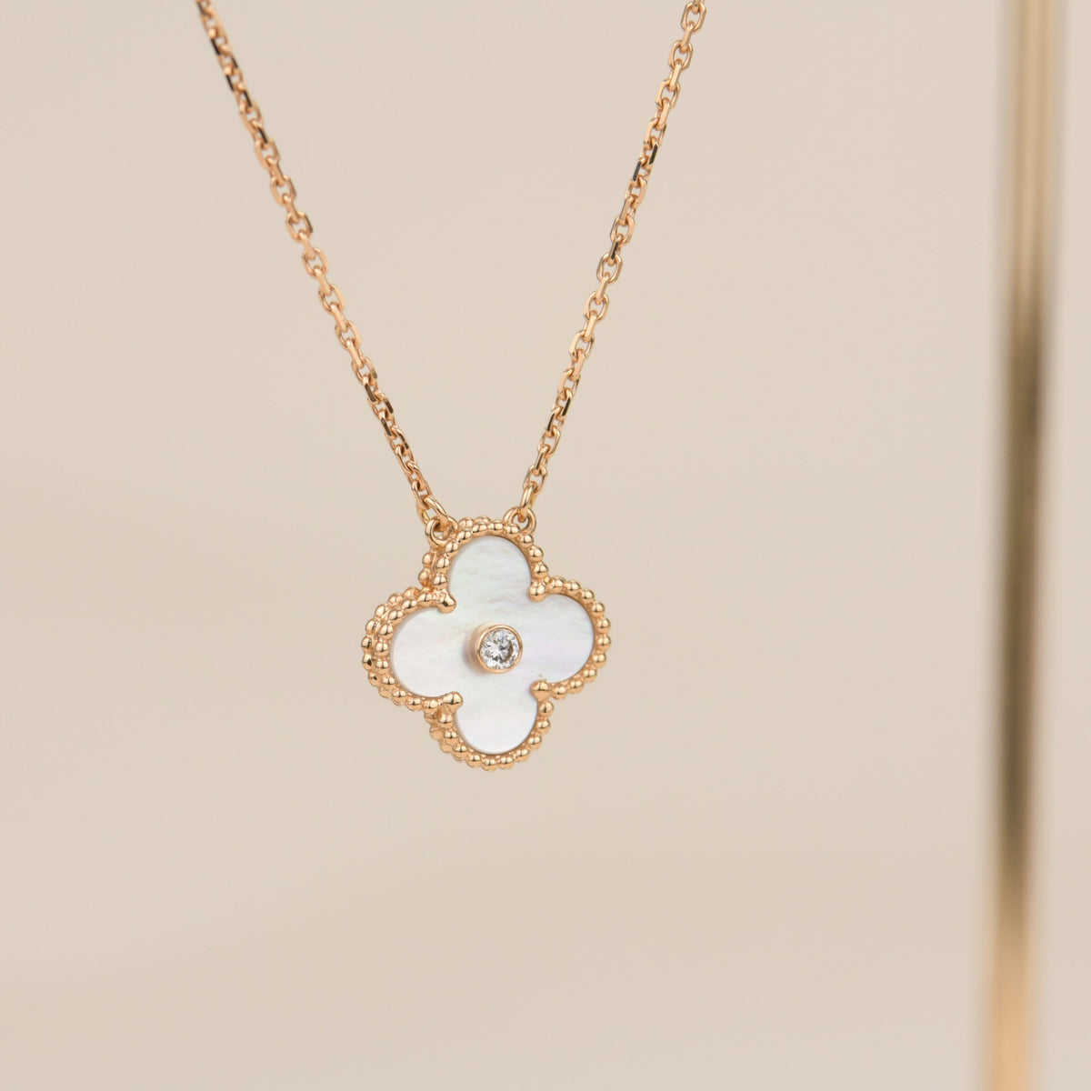 ⭐Miroze CLOVER 15MM DIAMOND WHITE FRITILLARIA NECKLACE