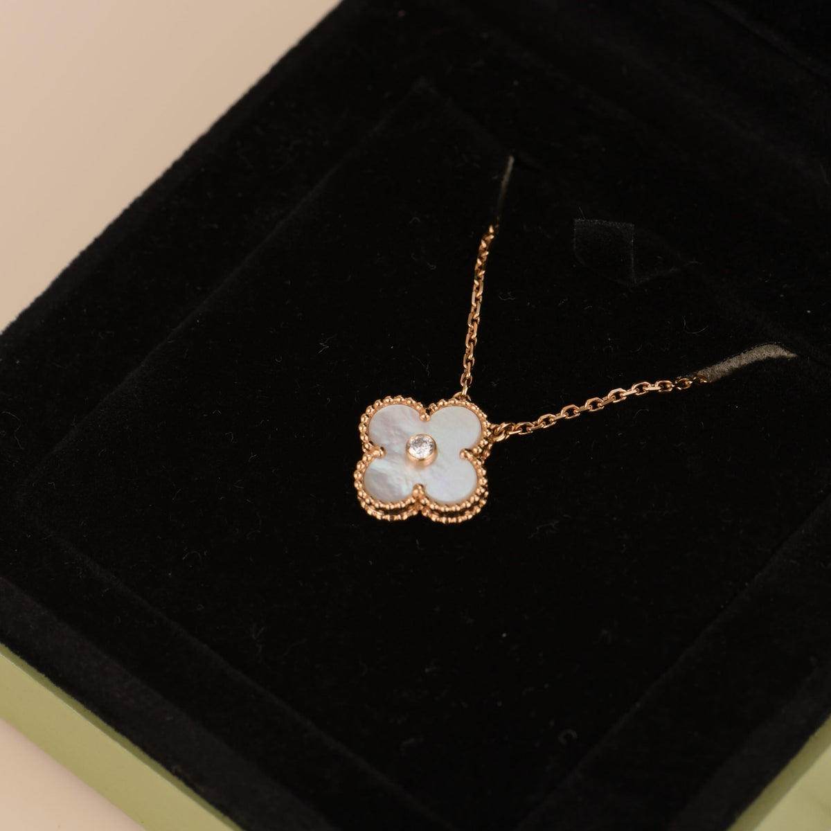 [⭐Miroze]CLOVER 15MM DIAMOND WHITE FRITILLARIA NECKLACE