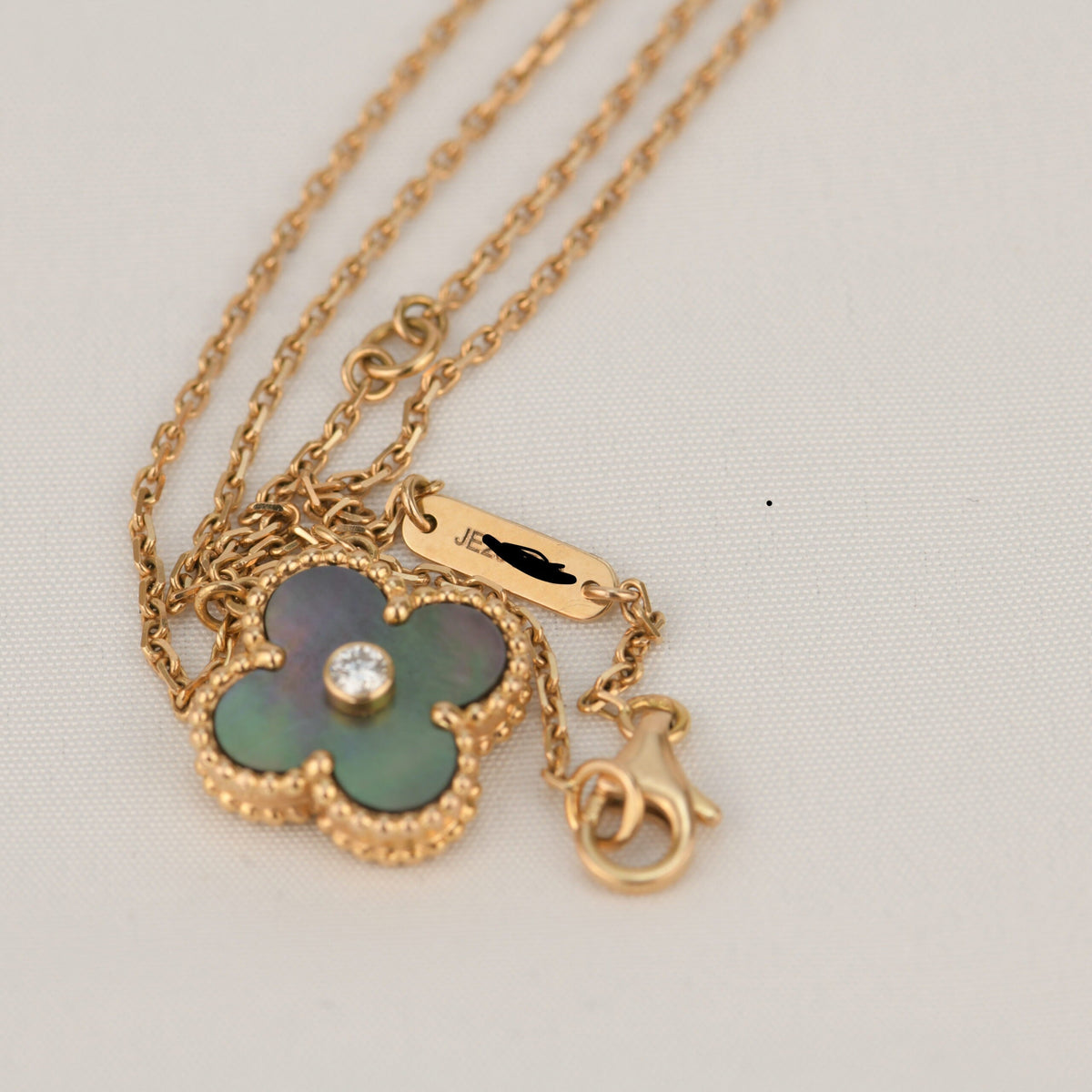⭐Miroze CLOVER 15MM DIAMOND AND MOTHER-OF-GREY NECKLACE