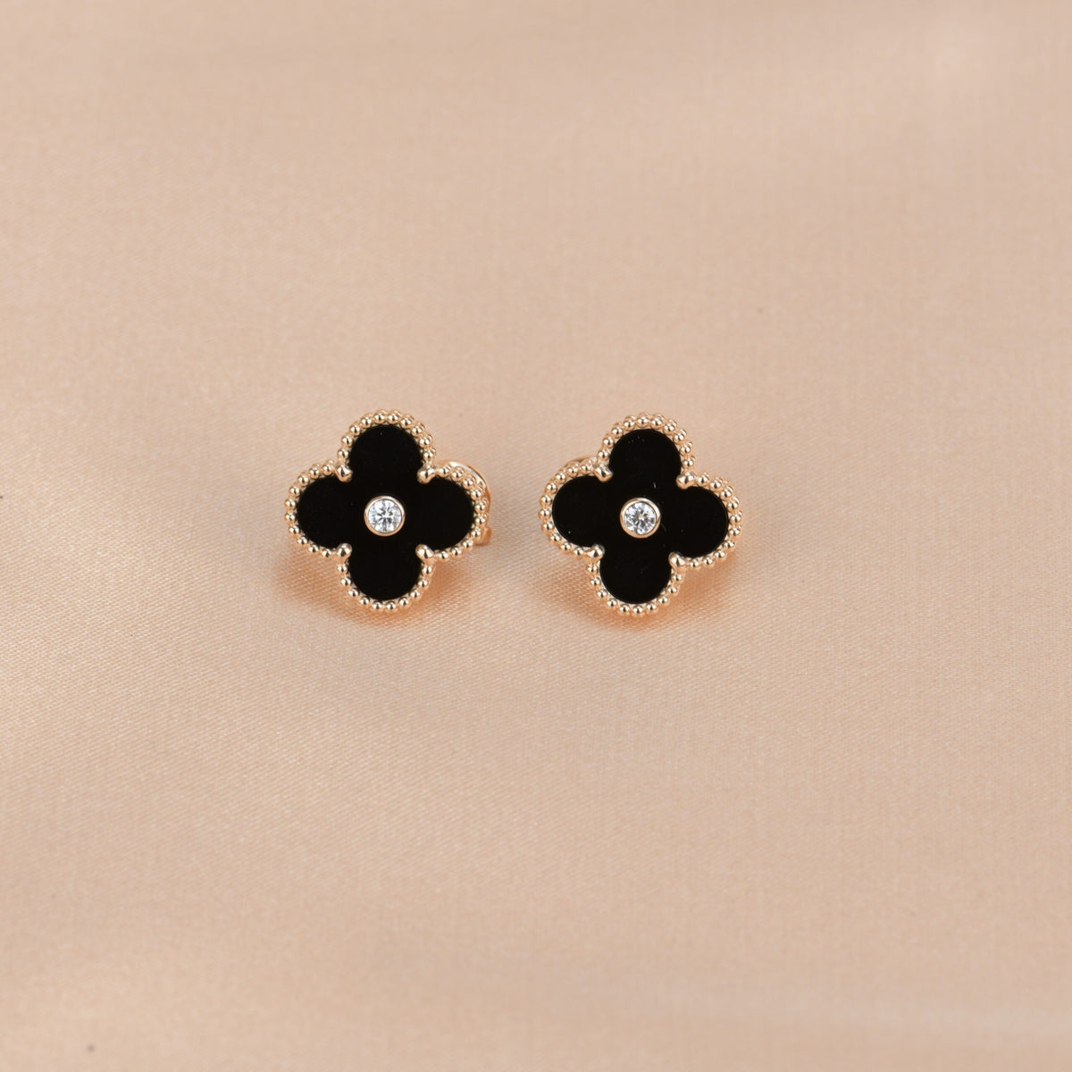 ⭐Miroze CLOVER MEDIUM 1 MOTIFS ONYX DIAMOND EARRINGS