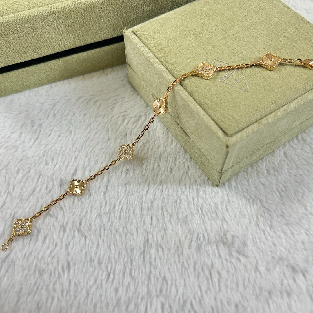 [⭐Miroze]CLOVER 6 MOTIF DIAMOND LASER BRACELET