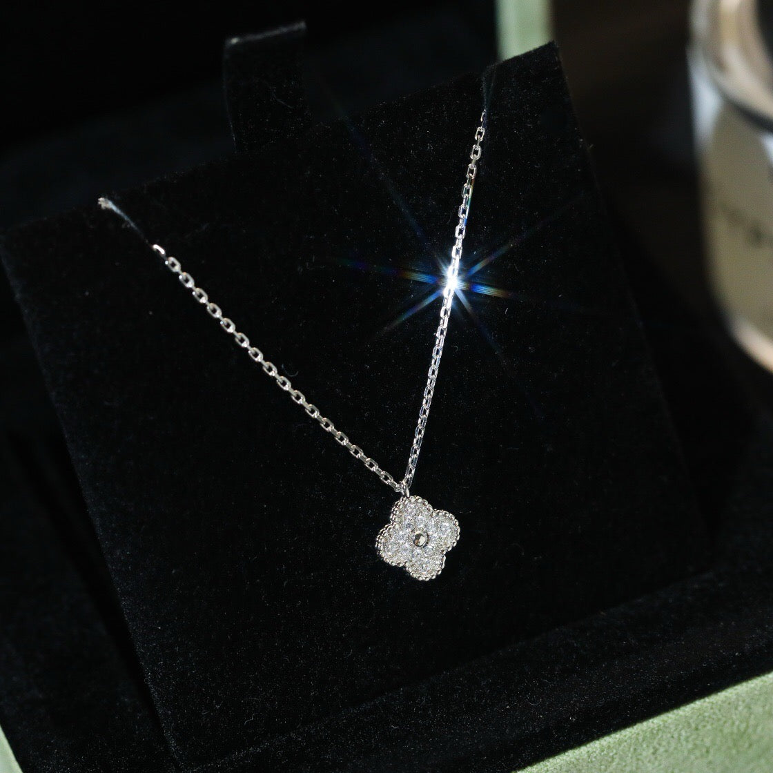 ⭐Miroze CLOVER MINI 9.5MM PENDANT DIAMOND NECKLACE