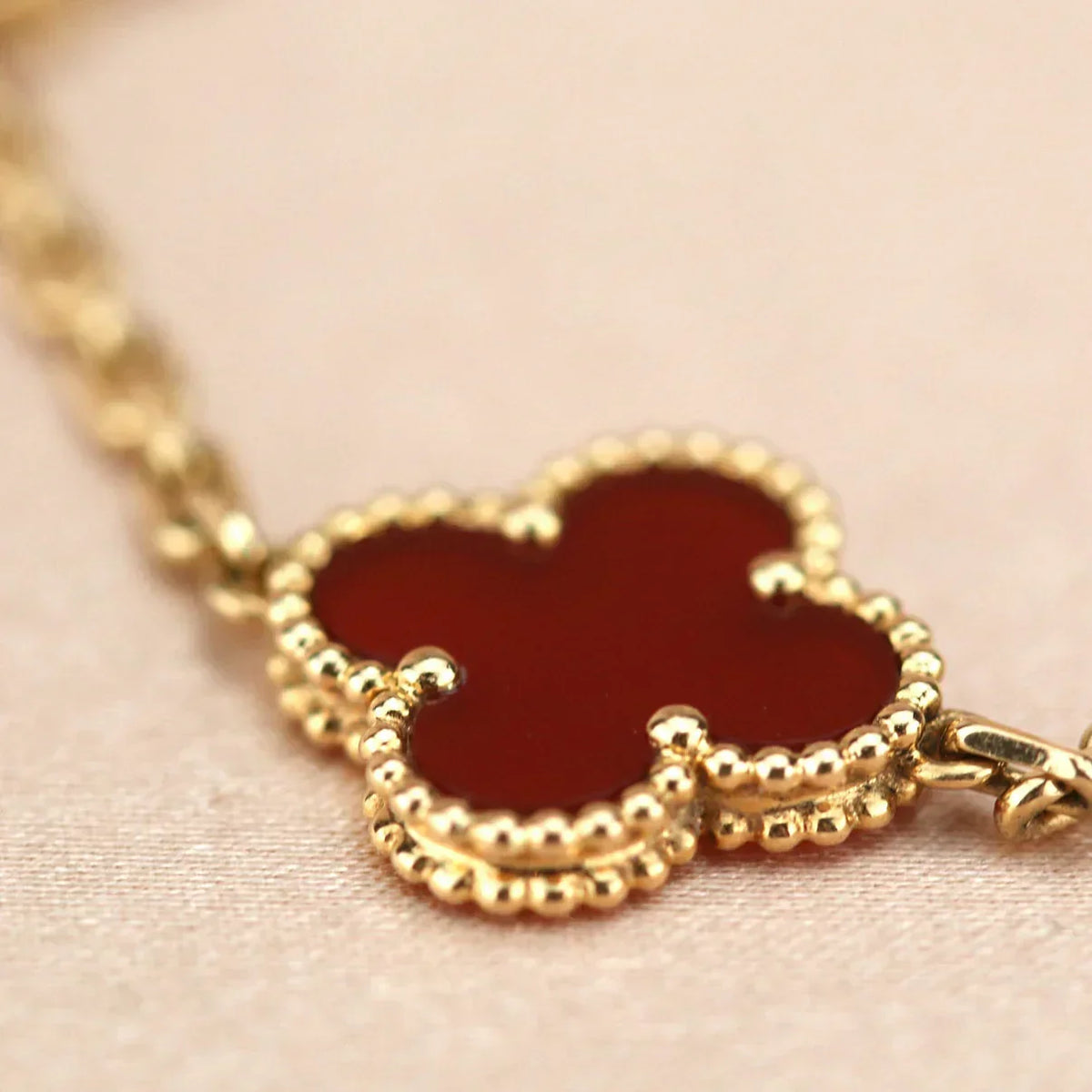 [⭐Miroze] CLOVER 5 MOTIF RED CORNELIAN BRACELET COLLECTION