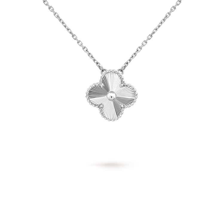 [⭐Miroze]CLOVER 15MM LASER NECKLACE SILVER