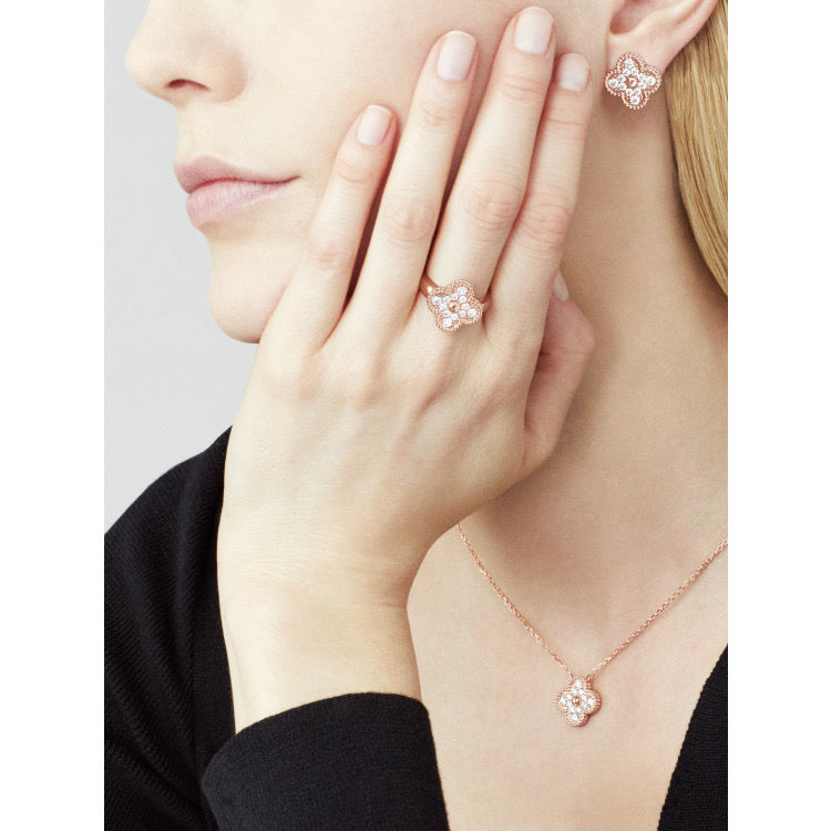 [⭐Miroze]CLOVER 15MM DIAMOND SINGLE FLOWER NECKLACE