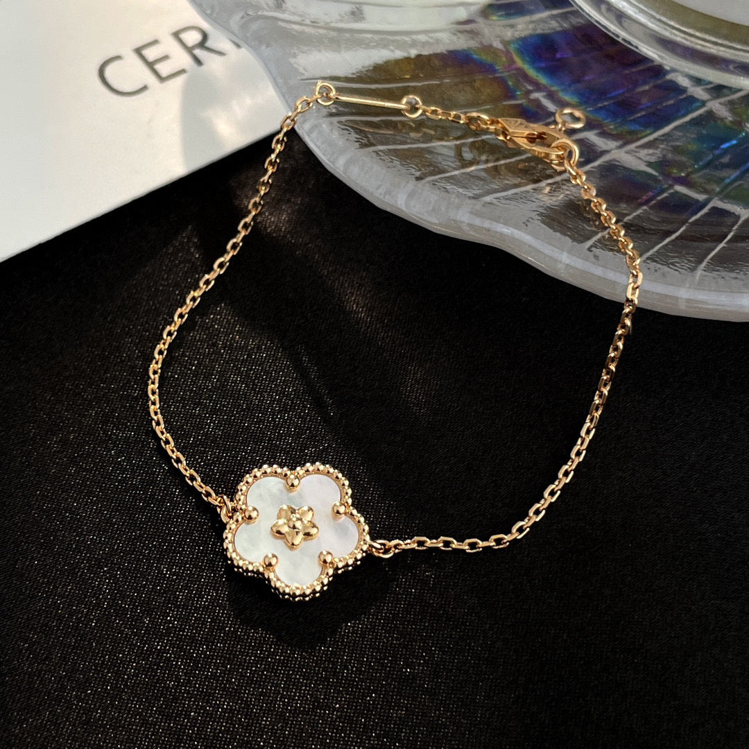 [⭐Miroze]ラッキーホワイトMOP梅の花ブレスレット