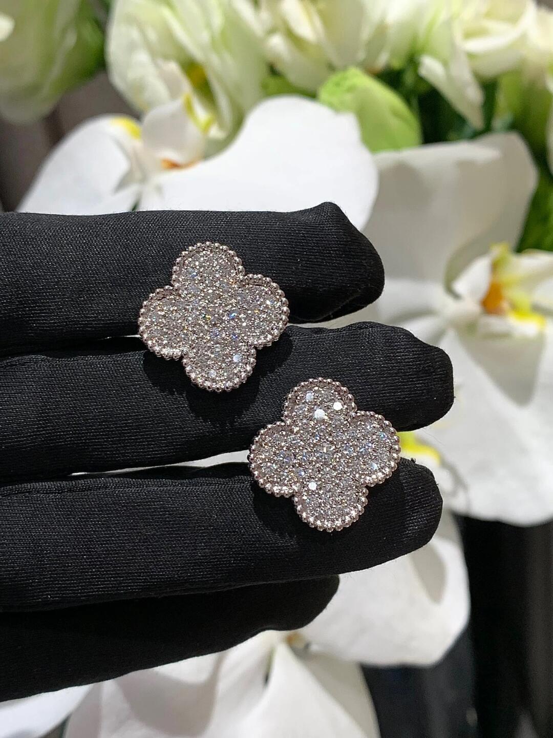 [⭐Miroze ] CLOVER 20MM MOTIFS DIAMOND STUD EARRINGS SILVER