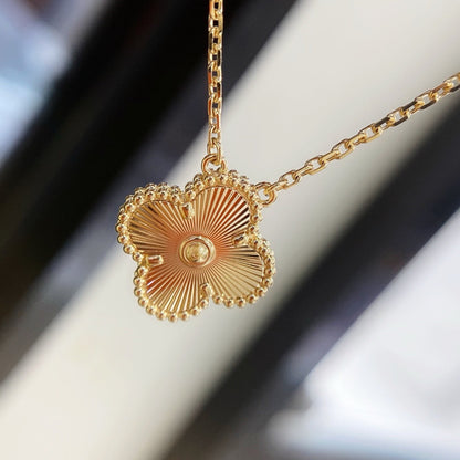[⭐Miroze]CLOVER 15MM LASER NECKLACE