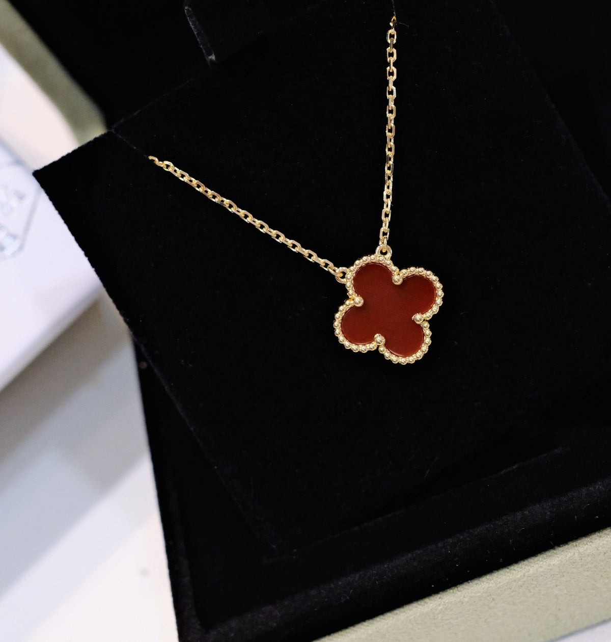 ⭐Miroze CLOVER 15MM CARNELIAN SINGLE FLOWER NECKLACE