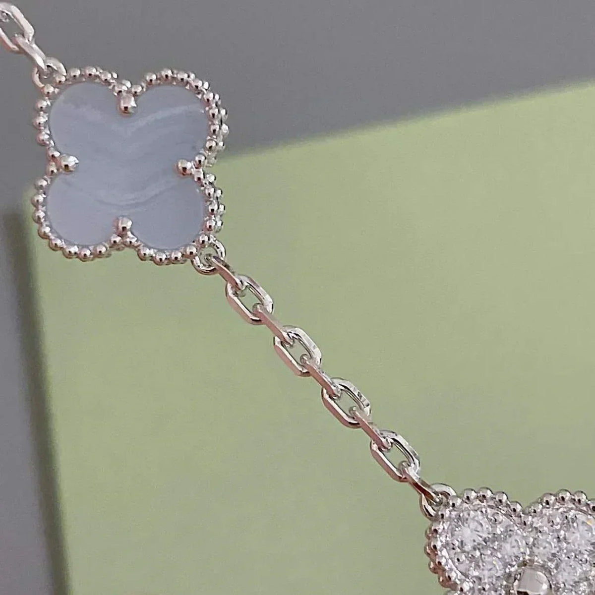 [⭐Miroze ]New  CLOVER 5 MOTIF PURPLE CHALCEDONY BRACELET COLLECTION