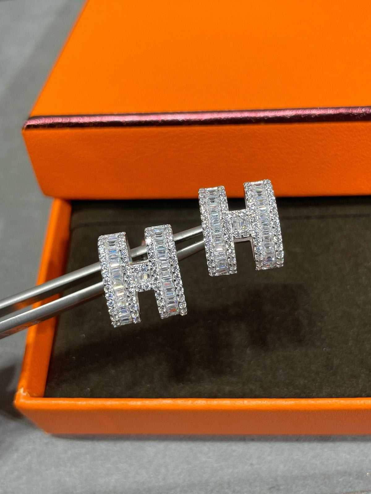 [⭐Miroze]H STUD EARRINGS WITH SILVER DIAMONDS