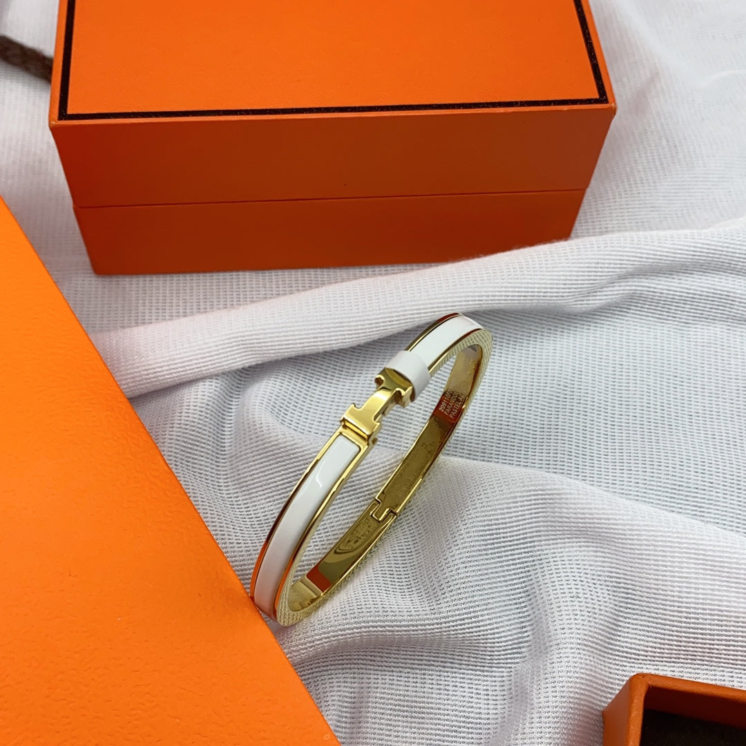 [⭐Miroze]CLASSIC HM CLIC WHITE 8MM ENAMEL BRACELET