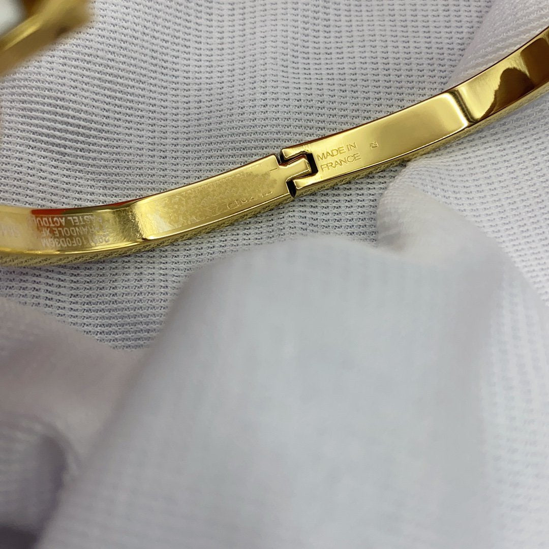 [⭐Miroze]CLASSIC HM CLIC WHITE 8MM ENAMEL BRACELET