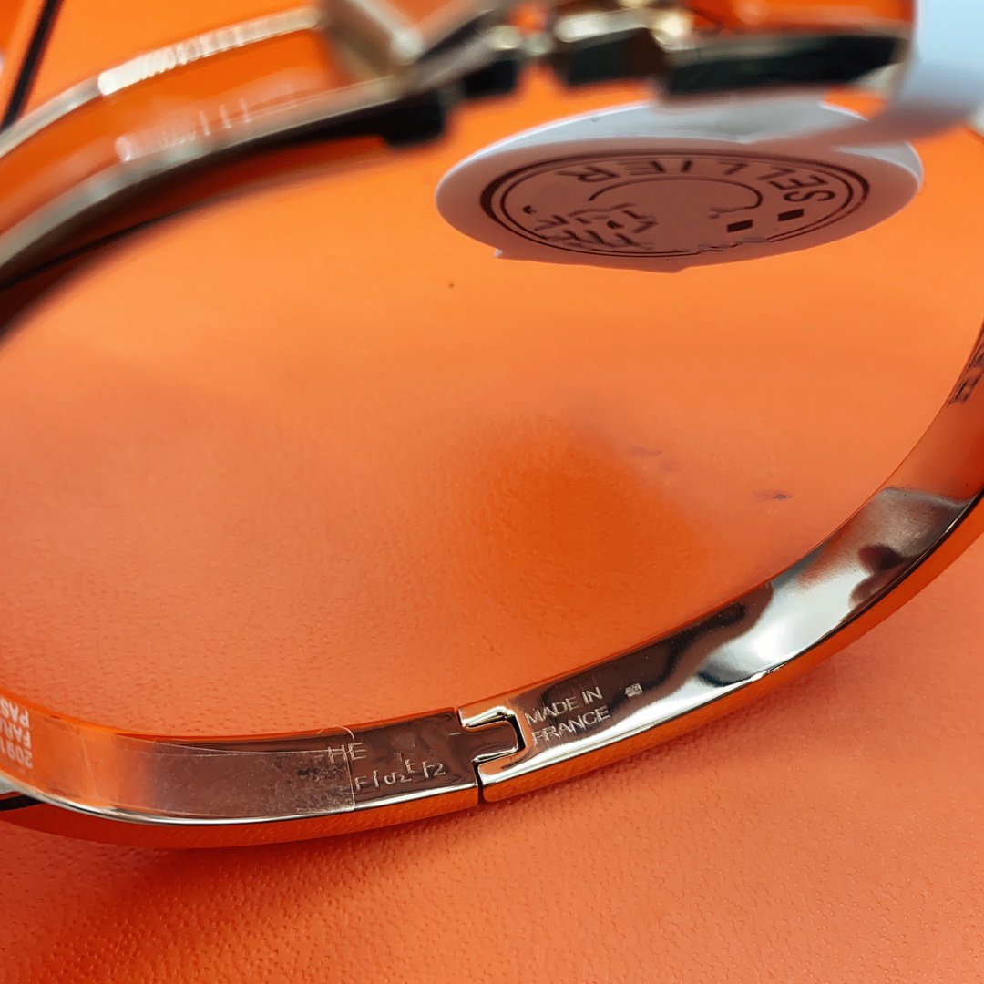 ⭐Miroze CLASSIC HM CLIC RED 8MM ENAMEL BRACELET