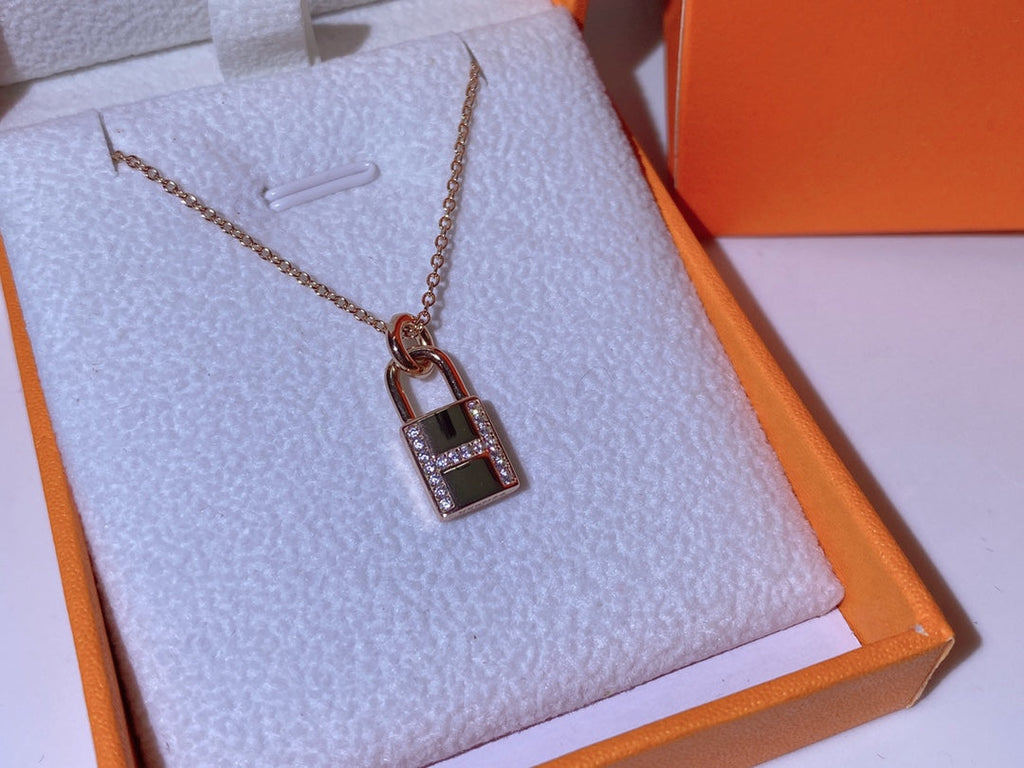 ⭐Miroze HM ADVANCED NICHE LOCK HEAD NECKLACE DIAMONDS