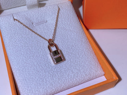 [⭐Miroze]HM ADVANCED NICHE LOCK HEAD NECKLACE DIAMONDS