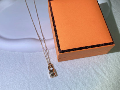 [⭐Miroze]HM ADVANCED NICHE LOCK HEAD NECKLACE DIAMONDS