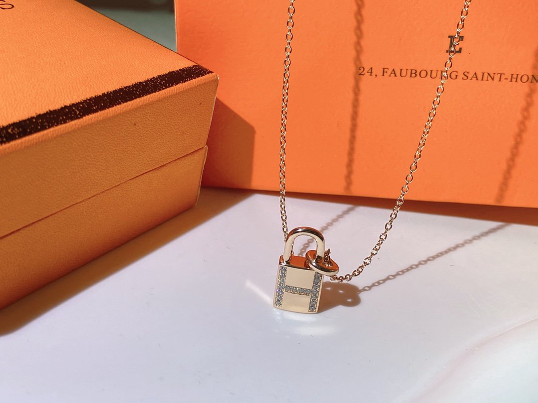 ⭐Miroze HM ADVANCED NICHE LOCK HEAD NECKLACE DIAMONDS