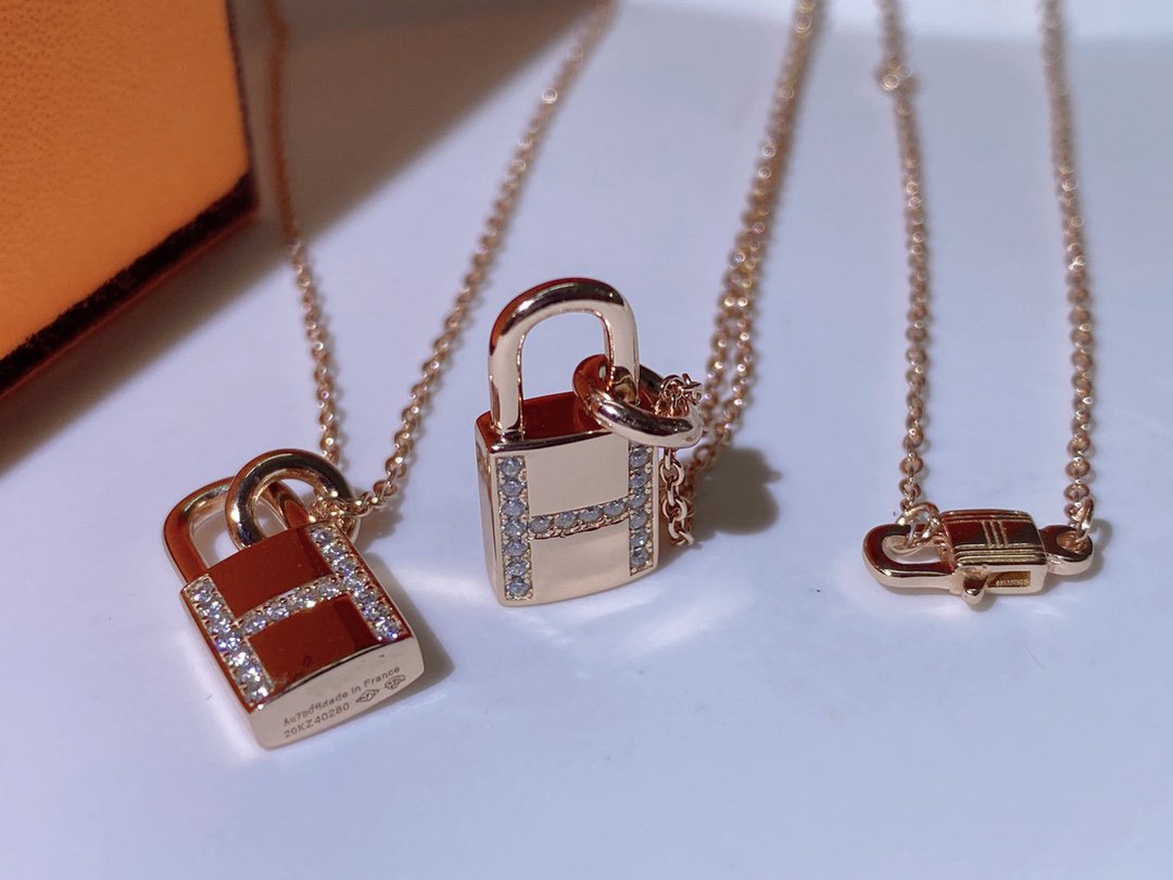 [⭐Miroze]HM ADVANCED NICHE LOCK HEAD NECKLACE DIAMONDS