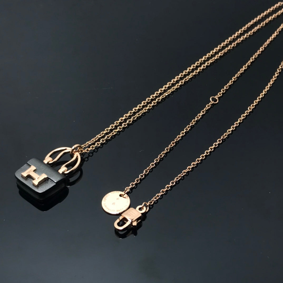⭐Miroze WOMEN'S HM AMULETTES CONSTANCE PENDANT NECKLACE