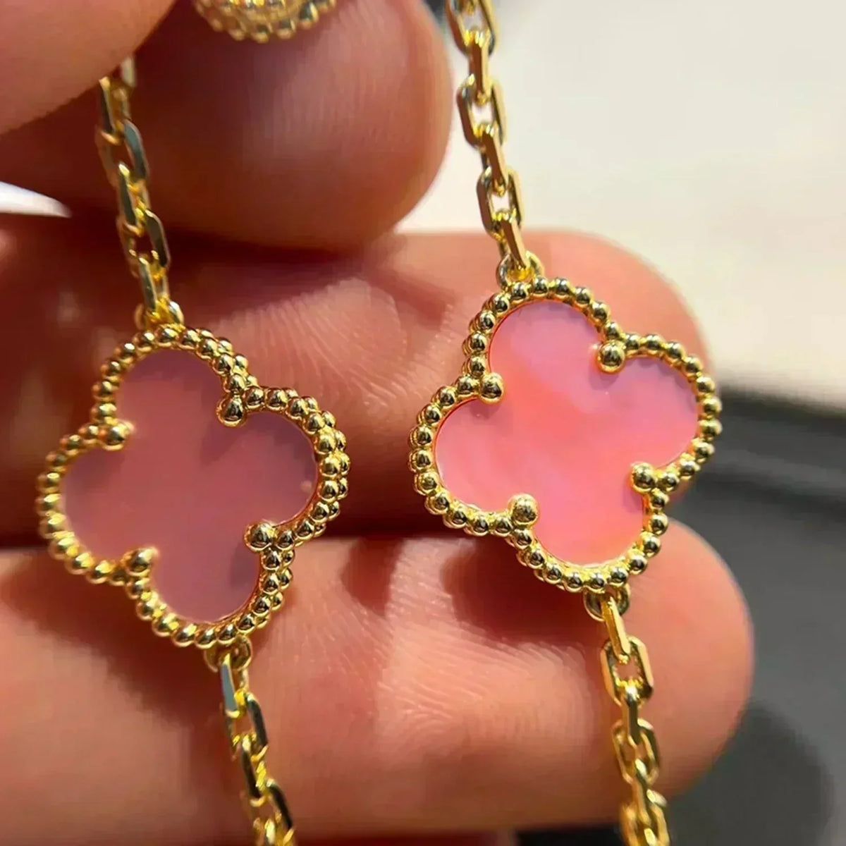 [⭐Miroze ]New  CLOVER 5 MOTIFS  PINK MOP BRACELET COLLECTION