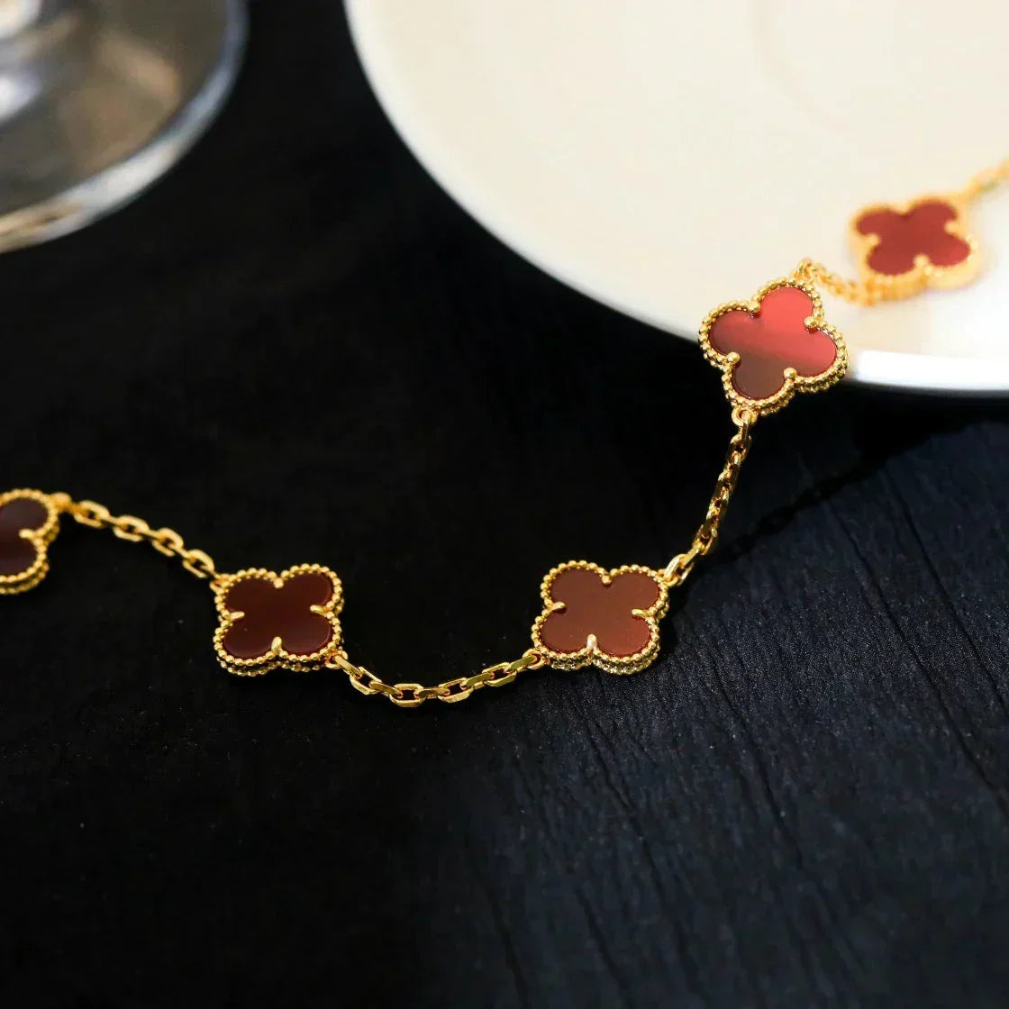 [⭐Miroze] CLOVER 5 MOTIF RED CORNELIAN BRACELET COLLECTION