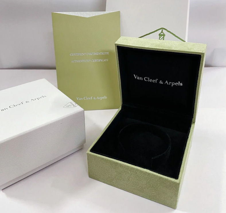 [⭐Miroze]CLOVER 15MM LASER NECKLACE AND BOX