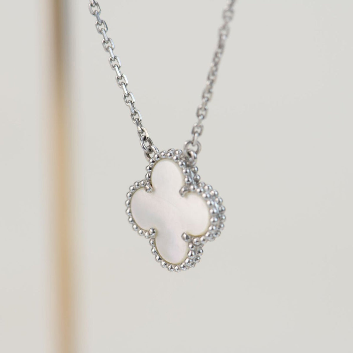 [⭐Miroze]CLOVER  15MM WHITE MOTHER-OF-PEARL SILVER
