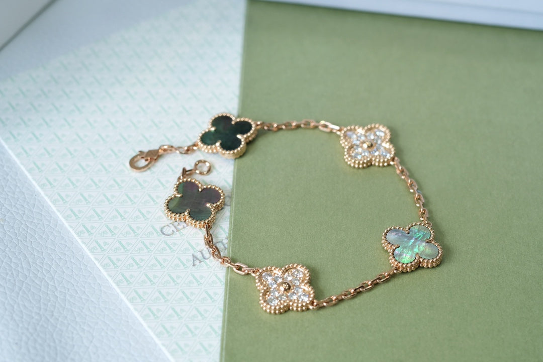 [⭐Miroze] CLOVER 5 MOTIF GRAY MOP BRACELET COLLECTION