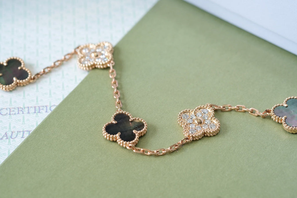 [⭐Miroze ]New CLOVER 5 MOTIF GRAY MOP BRACELET COLLECTION