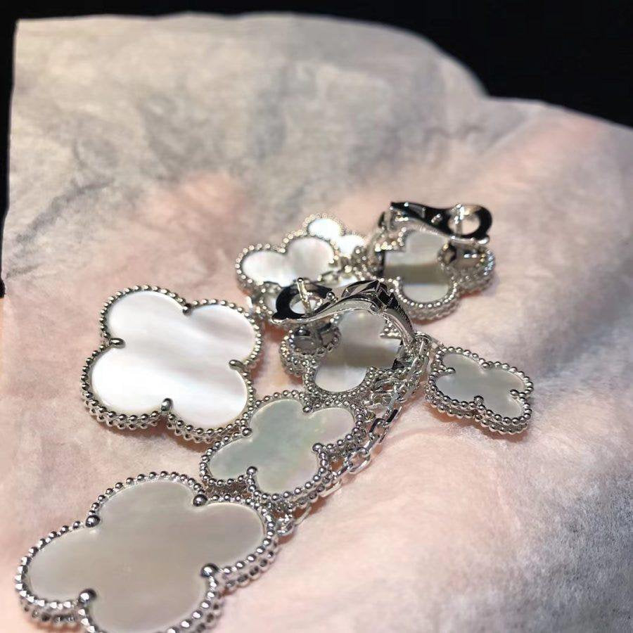 [⭐Miroze]クローバーピアス ホワイトMOP 4モチーフ シルバー