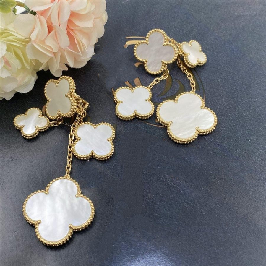 [⭐Miroze]クローバーピアス ホワイトマザーオブパール 4モチーフ ゴールド