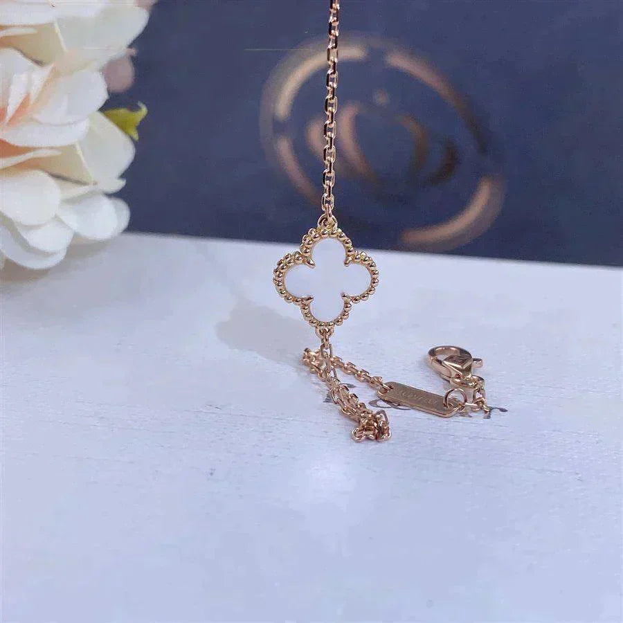 [⭐Miroze]CLOVER WHITE MOP SINGLE FLOWER BRACELET