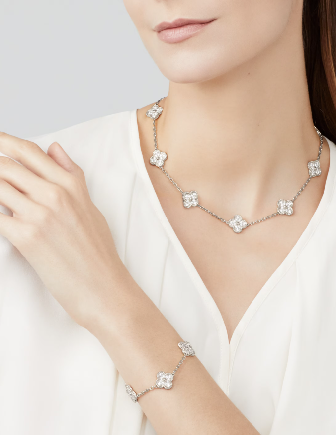 [⭐Miroze ]CLOVER 10 MOTIFS FULL DIAMOND NECKLACE