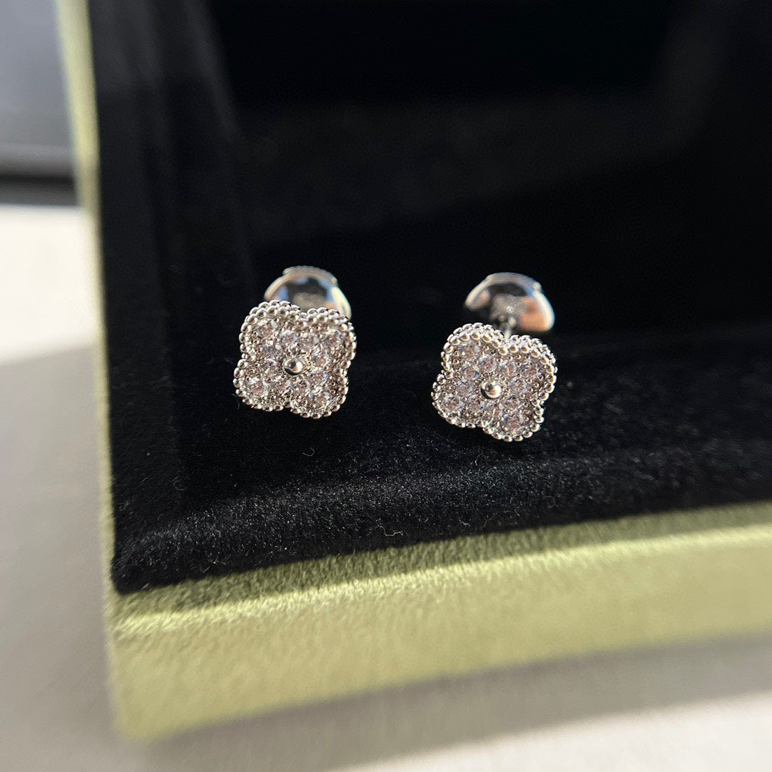 [⭐Miroze]CLOVER MINI DIAMOND STUD EARRINGS