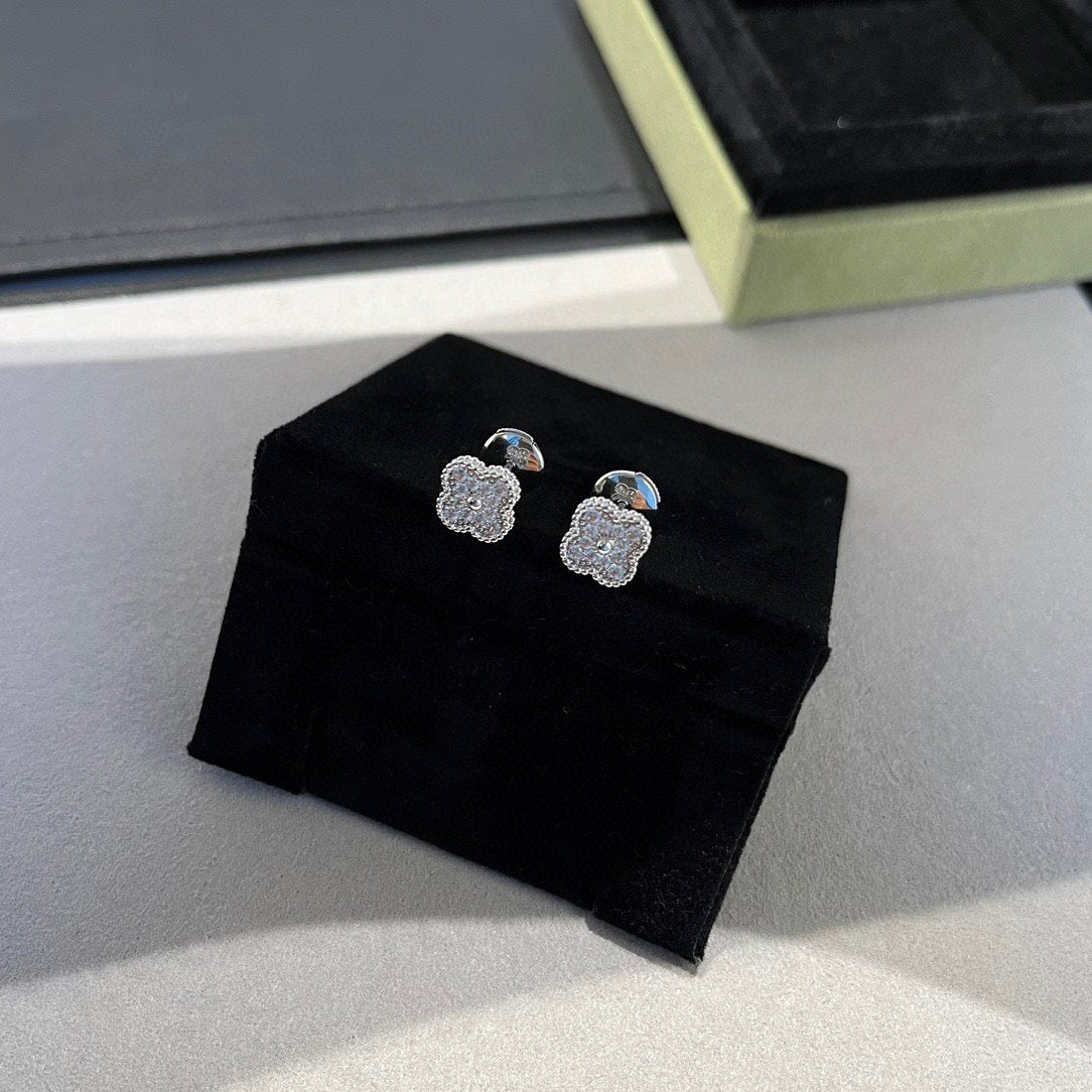 [⭐Miroze]CLOVER MINI DIAMOND STUD EARRINGS