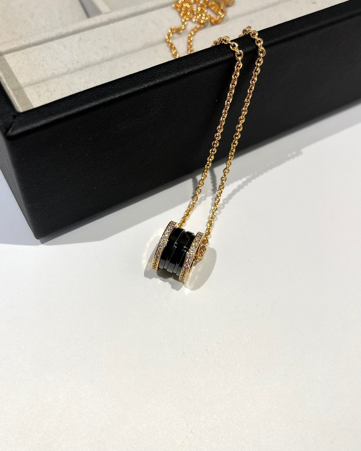 [⭐Veya]ZERO 1 BLACK CERAMIC DIAMOND PINK GOLD NECKLACE