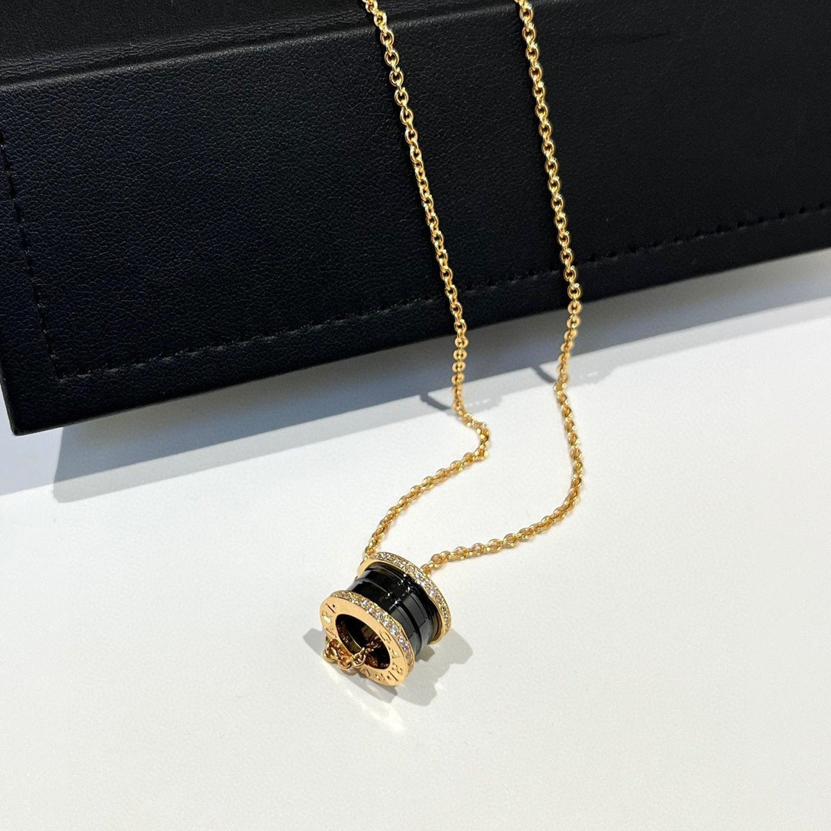 [⭐Veya]ZERO 1 BLACK CERAMIC DIAMOND PINK GOLD NECKLACE
