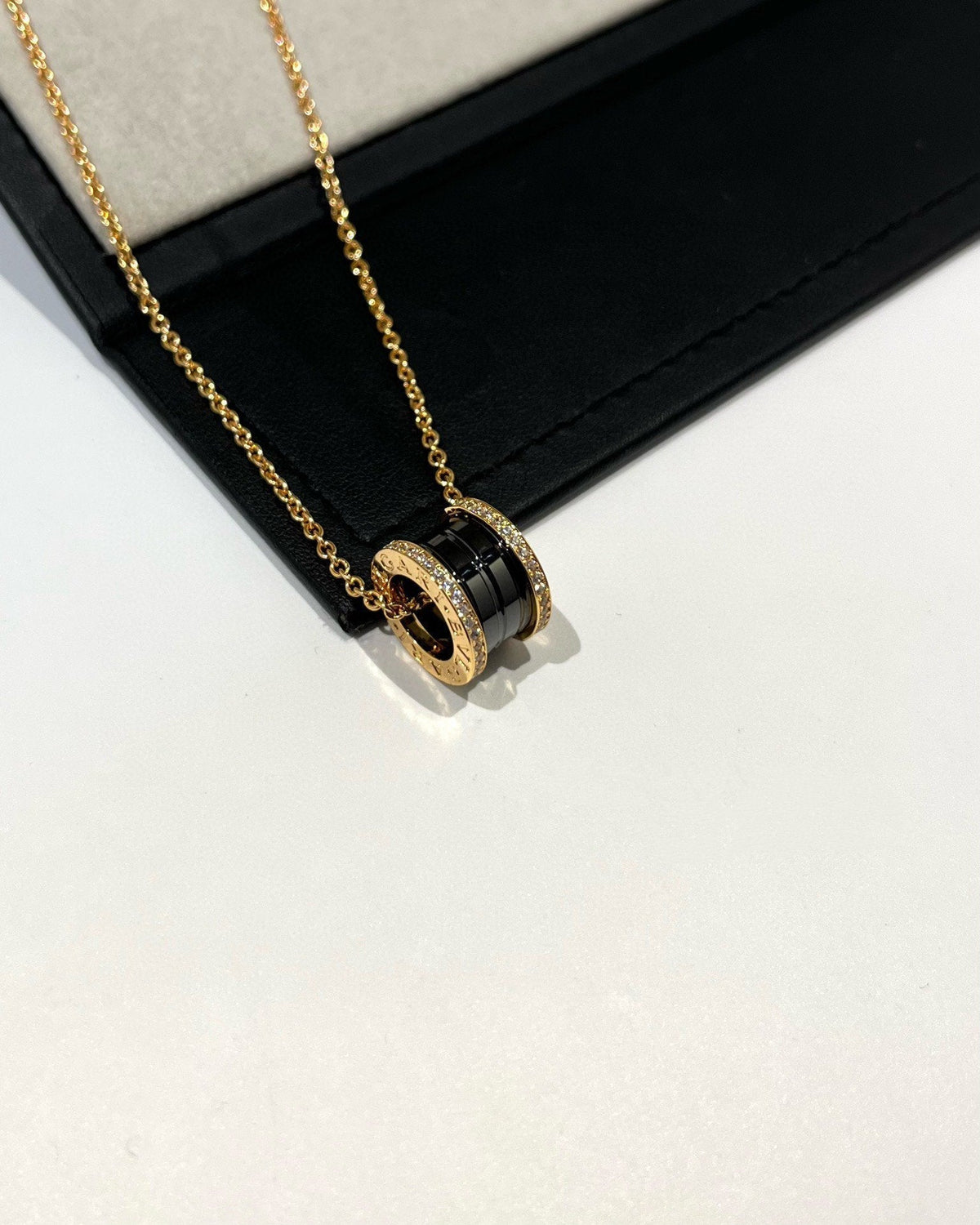 [⭐Veya]ZERO 1 BLACK CERAMIC DIAMOND PINK GOLD NECKLACE