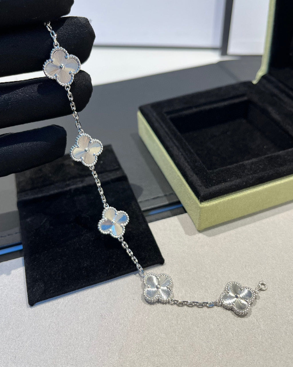 [⭐Miroze ]New  CLOVER 5 MOTIF LASER BRACELET COLLECTION