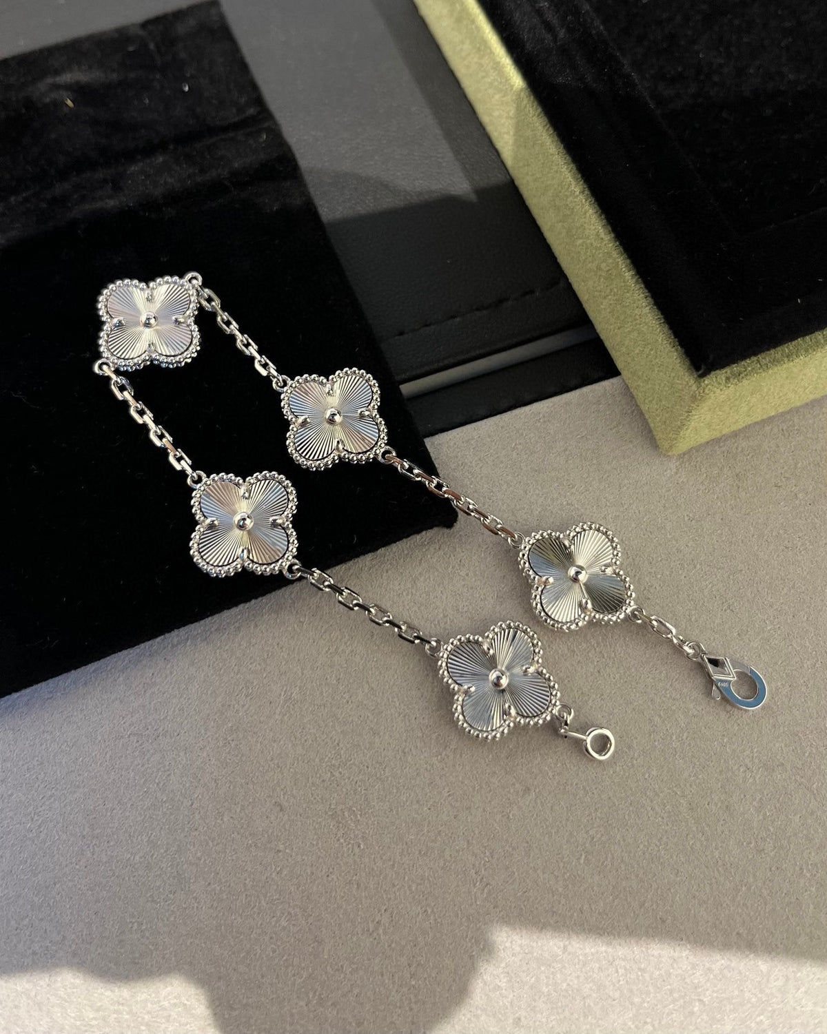 [⭐Miroze ]New  CLOVER 5 MOTIF LASER BRACELET COLLECTION