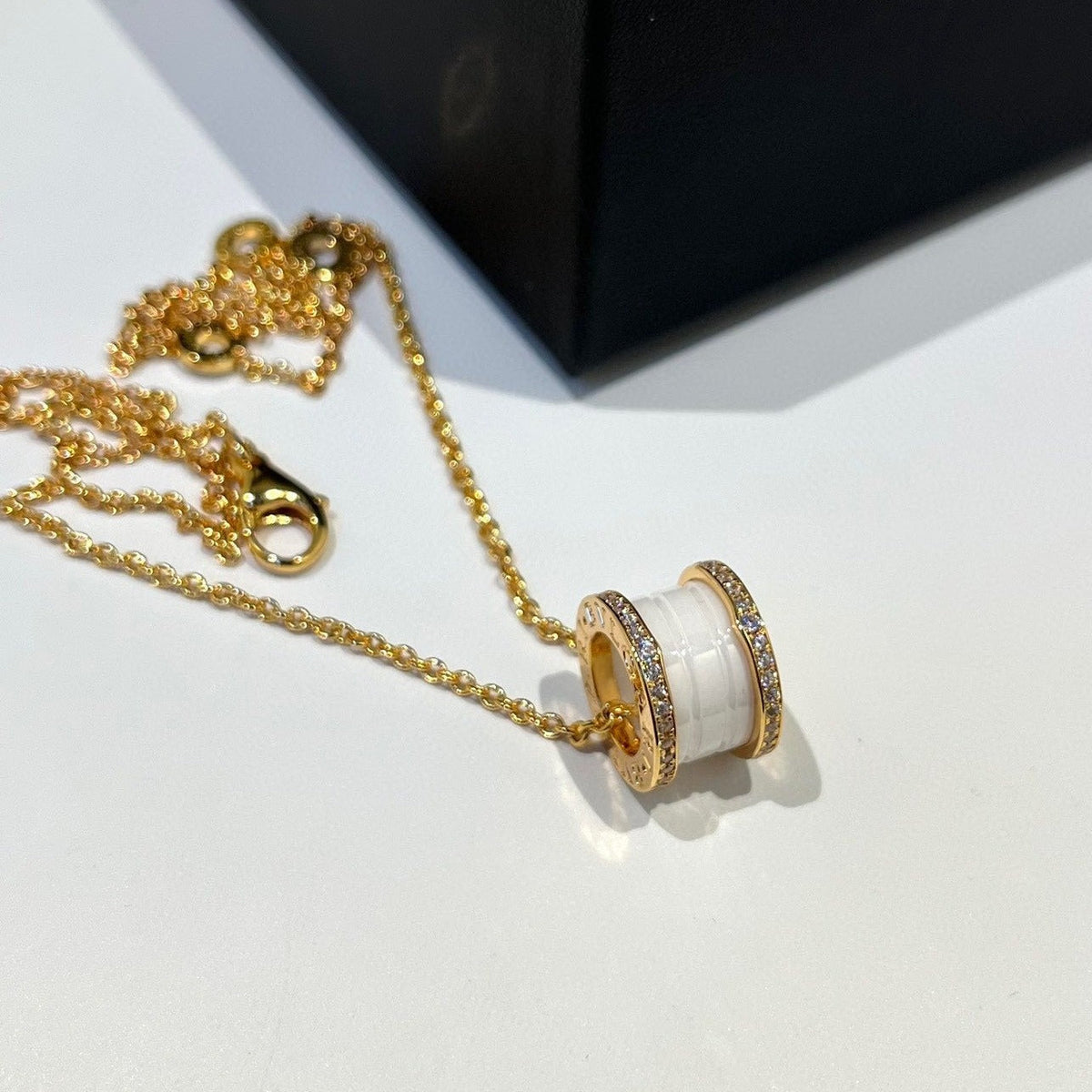 [⭐Veya]ZERO 1 WHITE CERAMIC DIAMOND PINK GOLD NECKLACE