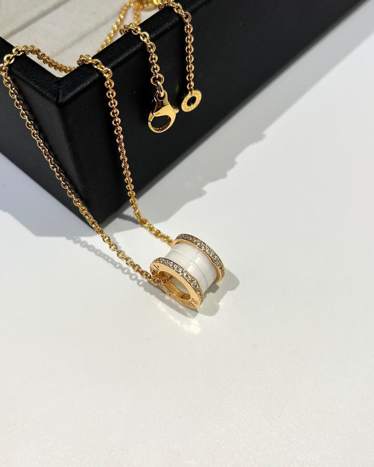 [⭐Miroze]ZERO 1 WHITE CERAMIC DIAMOND PINK GOLD NECKLACE